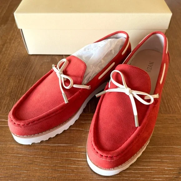 NIB coral red NYDJ Olsen boat shoes 8.5M - Picture 2 of 12